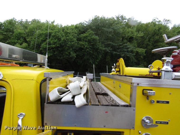 image for item DD4284 1979 Ford F700 fire truck