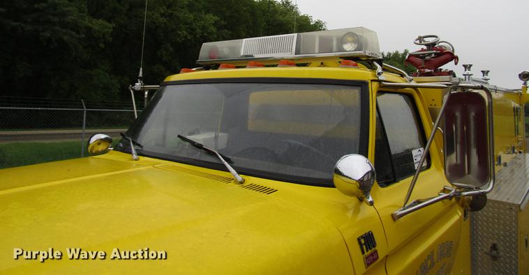 image for item DD4284 1979 Ford F700 fire truck
