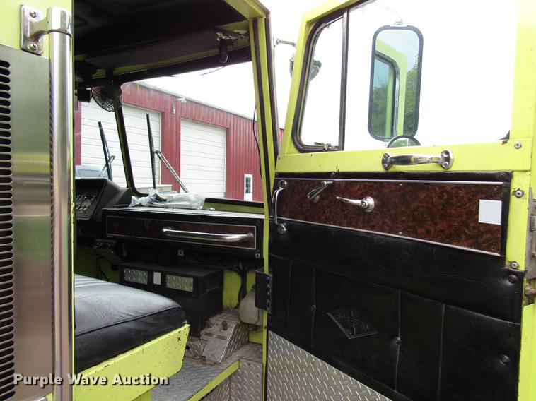 image for item DD4285 1984 Spartan Quint fire truck