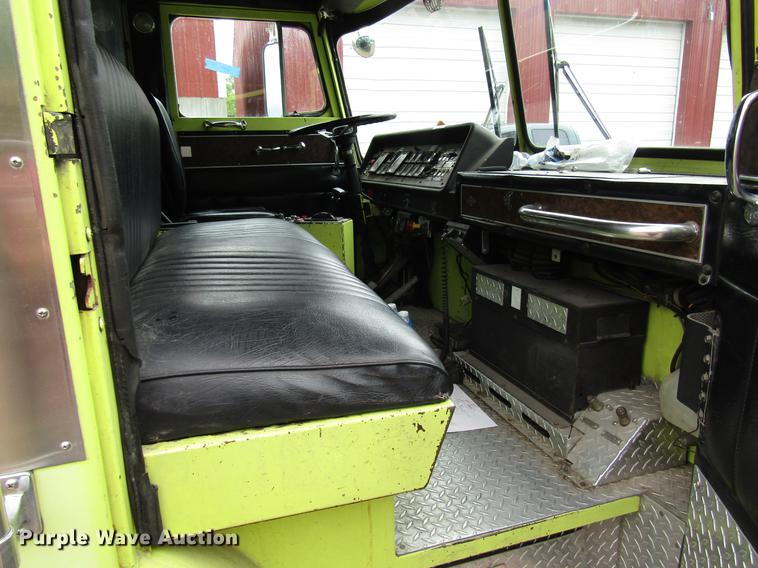 image for item DD4285 1984 Spartan Quint fire truck