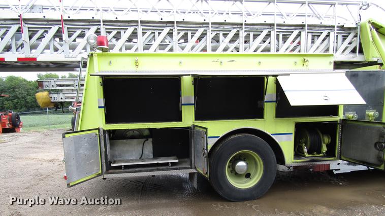 image for item DD4285 1984 Spartan Quint fire truck