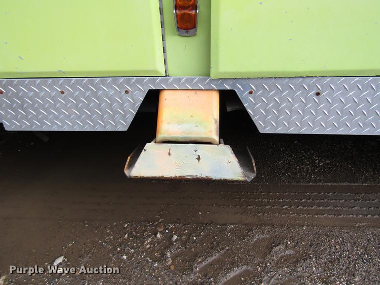 image for item DD4285 1984 Spartan Quint fire truck