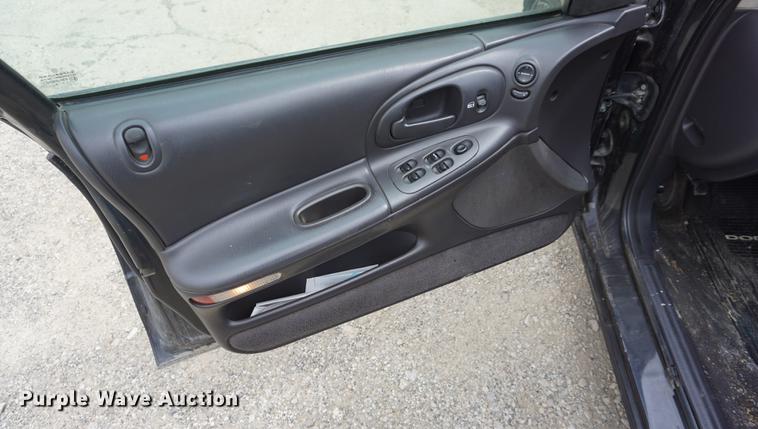image for item DD6517 2000 Dodge Intrepid