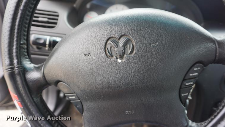 image for item DD6517 2000 Dodge Intrepid