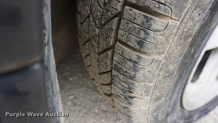 image for item DD6517 2000 Dodge Intrepid