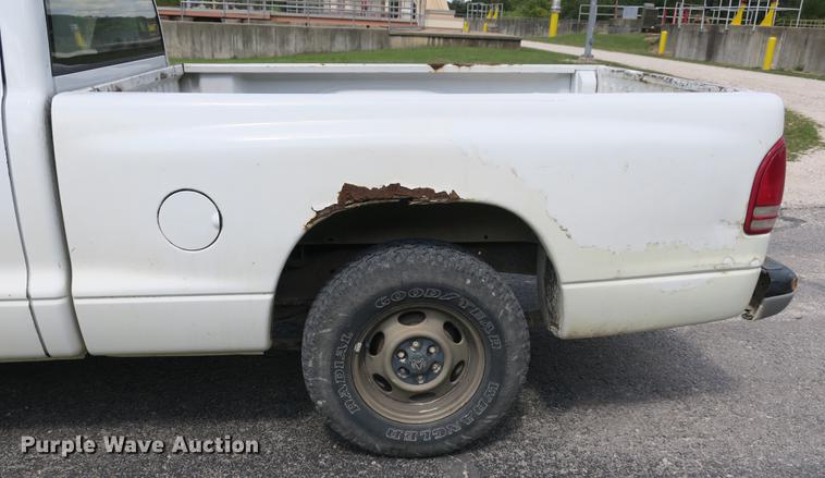 image for item DE3820 2001 Dodge Dakota pickup truck