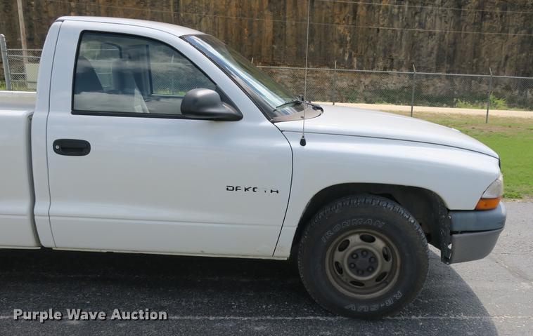 image for item DE3820 2001 Dodge Dakota pickup truck