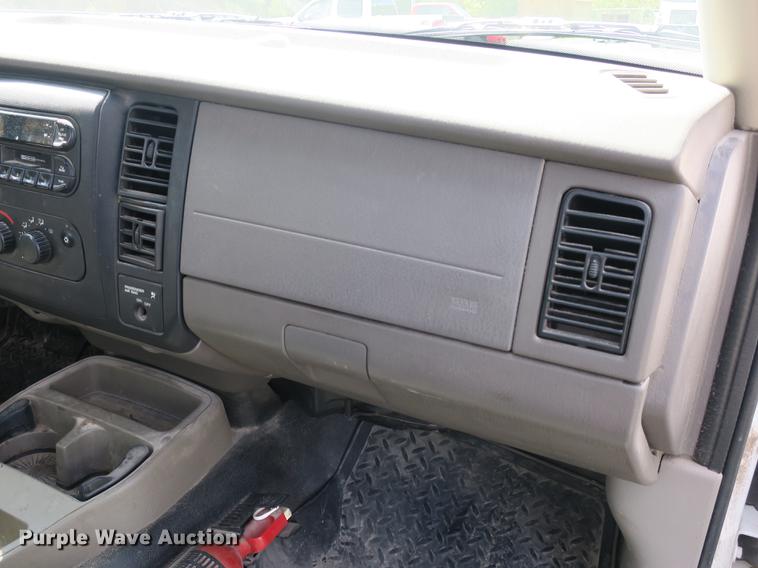 image for item DE3820 2001 Dodge Dakota pickup truck