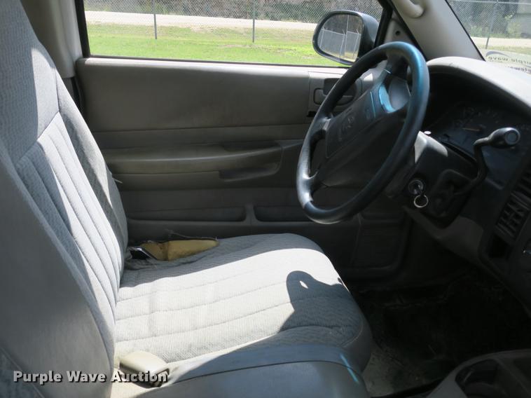 image for item DE3820 2001 Dodge Dakota pickup truck