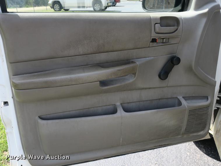 image for item DE3820 2001 Dodge Dakota pickup truck