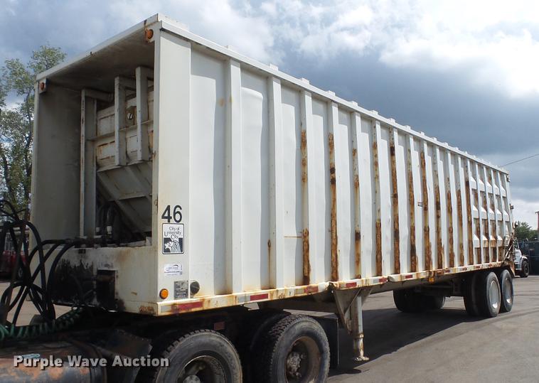 image for item DE4867 2004 Steco SEC3896 refuse transfer trailer