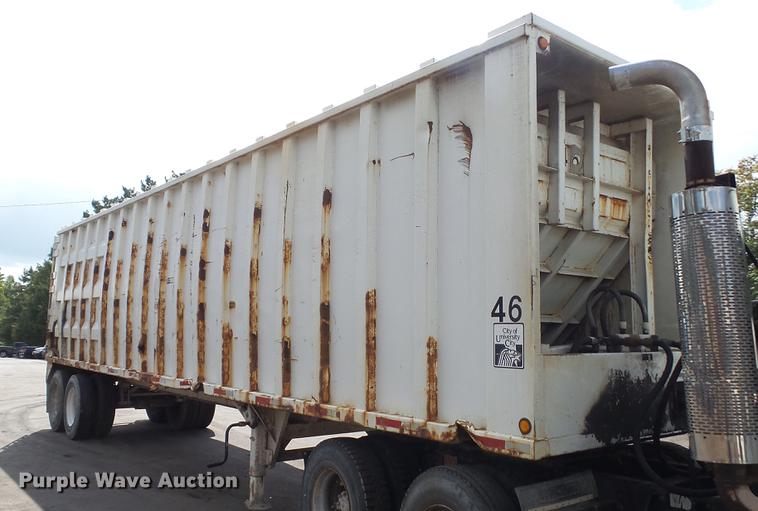 image for item DE4867 2004 Steco SEC3896 refuse transfer trailer