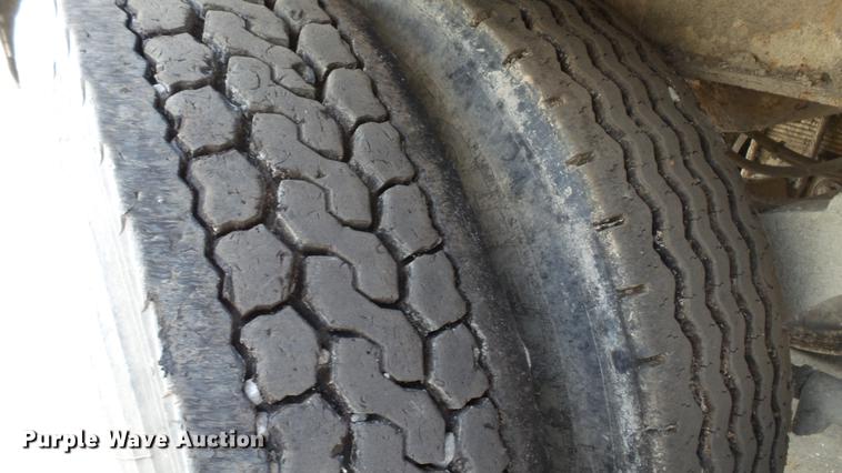 image for item DE4867 2004 Steco SEC3896 refuse transfer trailer