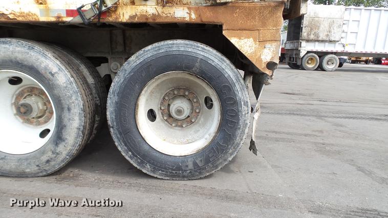 image for item DE4867 2004 Steco SEC3896 refuse transfer trailer