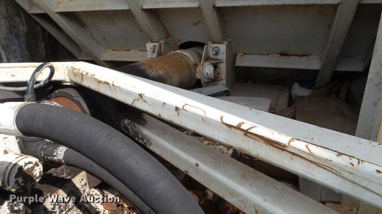 image for item DE4877 2004 Steco SEC3896 refuse transfer trailer