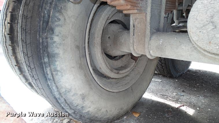 image for item DE4877 2004 Steco SEC3896 refuse transfer trailer