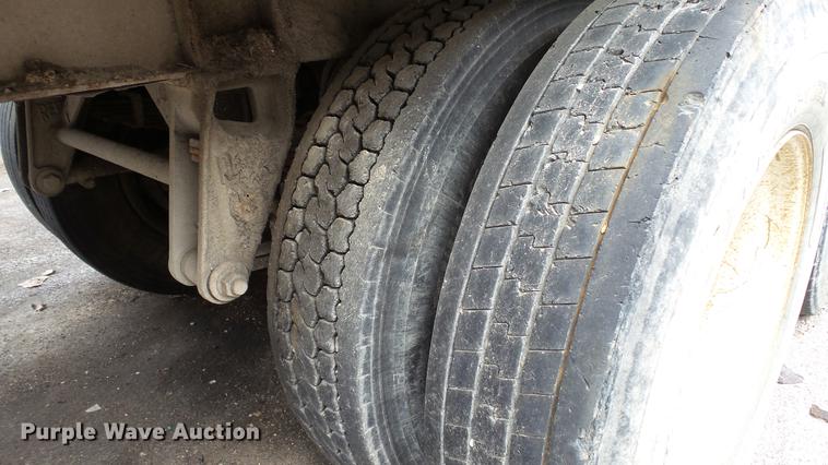 image for item DE4877 2004 Steco SEC3896 refuse transfer trailer