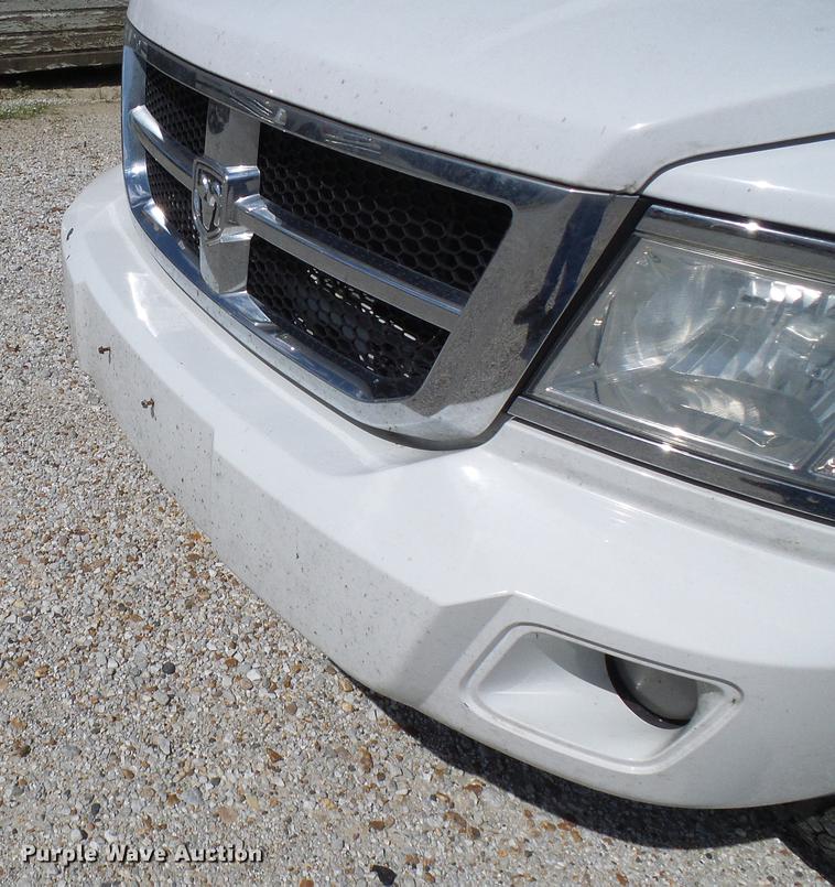 image for item DE5215 2010 Dodge Dakota Ext. Cab pickup truck