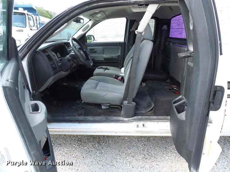 image for item DE5215 2010 Dodge Dakota Ext. Cab pickup truck