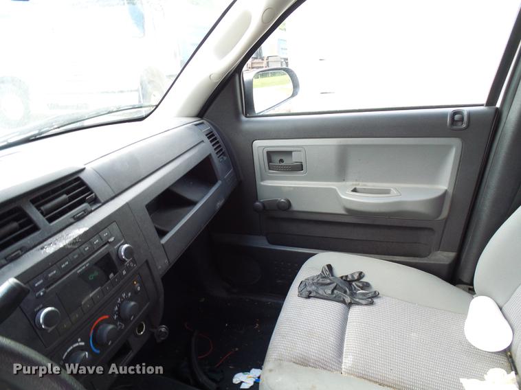 image for item DE5215 2010 Dodge Dakota Ext. Cab pickup truck