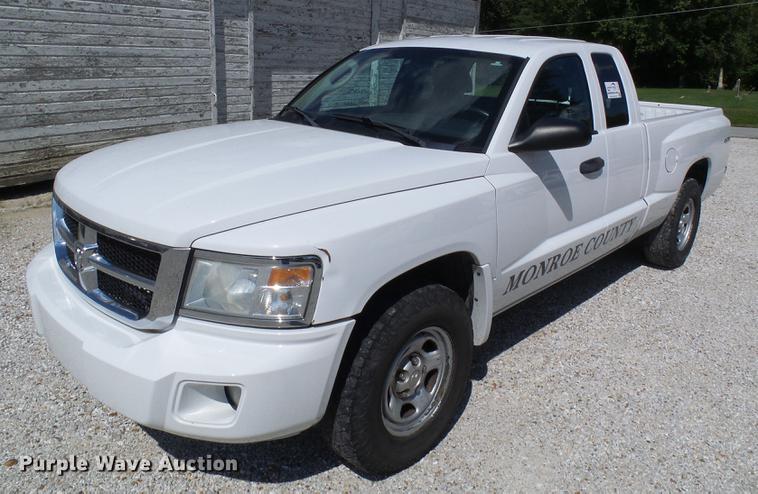 image for item DE5216 2010 Dodge Dakota Ext. Cab pickup truck