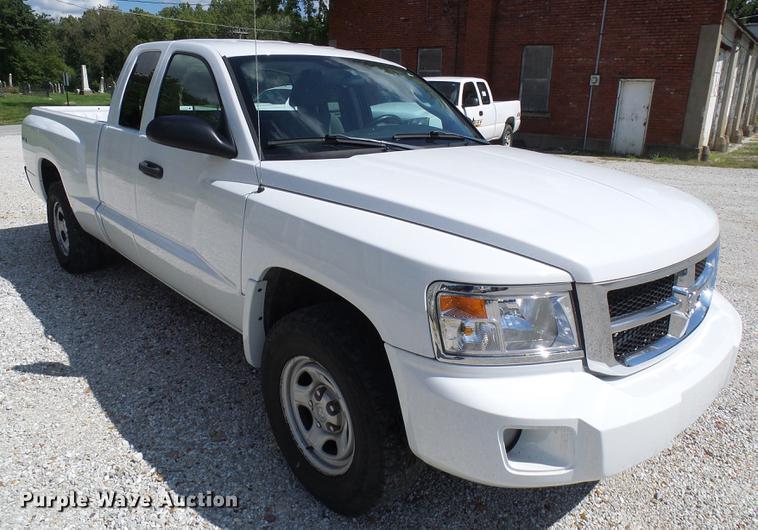 image for item DE5216 2010 Dodge Dakota Ext. Cab pickup truck