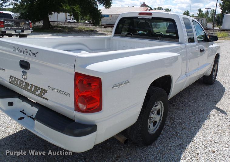 image for item DE5216 2010 Dodge Dakota Ext. Cab pickup truck
