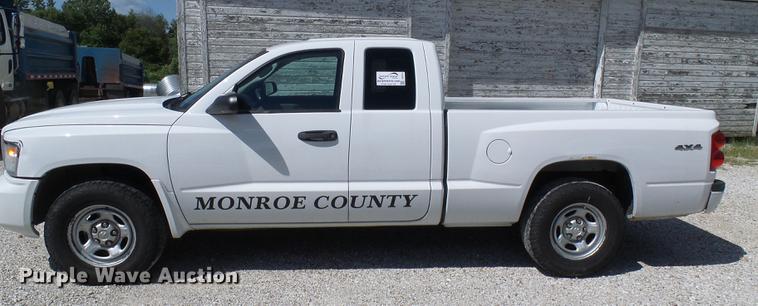 image for item DE5216 2010 Dodge Dakota Ext. Cab pickup truck