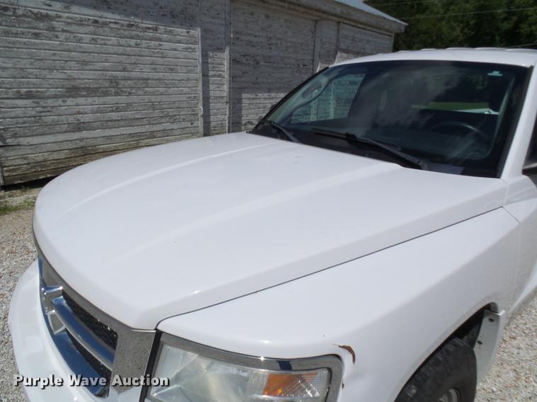 image for item DE5216 2010 Dodge Dakota Ext. Cab pickup truck