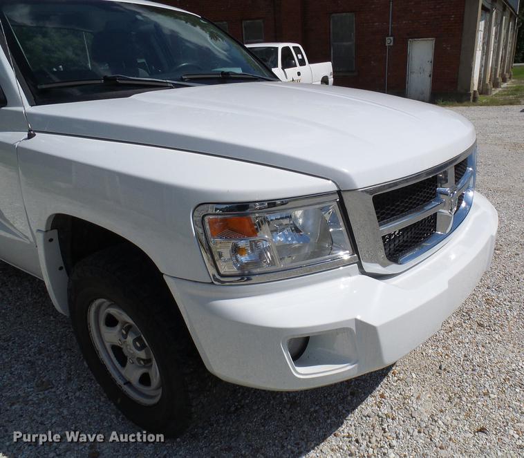 image for item DE5216 2010 Dodge Dakota Ext. Cab pickup truck