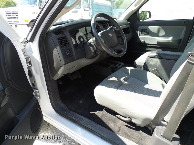 image for item DE5216 2010 Dodge Dakota Ext. Cab pickup truck