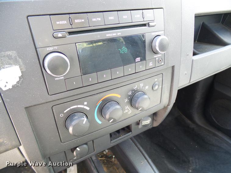 image for item DE5216 2010 Dodge Dakota Ext. Cab pickup truck