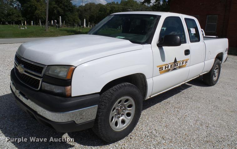 image for item DE5217 2006 Chevrolet Silverado 1500 Ext. Cab pickup truck