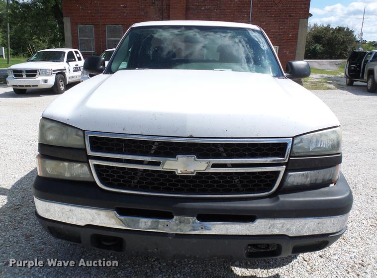 image for item DE5217 2006 Chevrolet Silverado 1500 Ext. Cab pickup truck