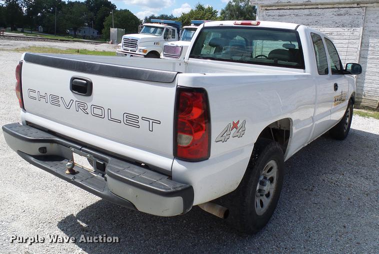 image for item DE5217 2006 Chevrolet Silverado 1500 Ext. Cab pickup truck
