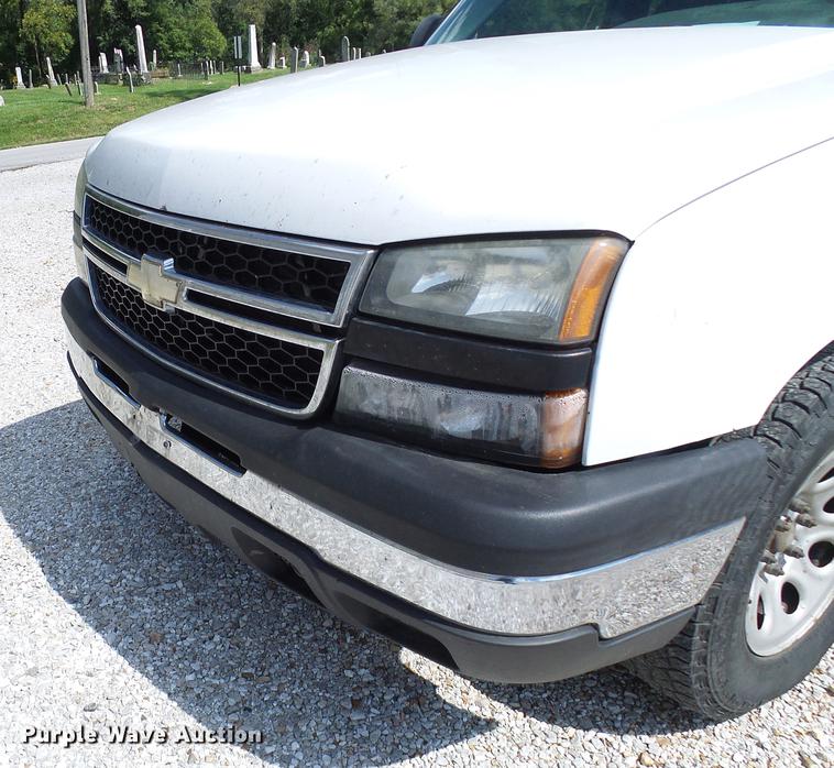 image for item DE5217 2006 Chevrolet Silverado 1500 Ext. Cab pickup truck