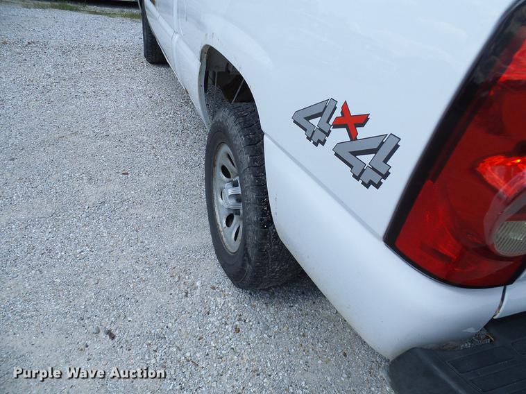 image for item DE5217 2006 Chevrolet Silverado 1500 Ext. Cab pickup truck