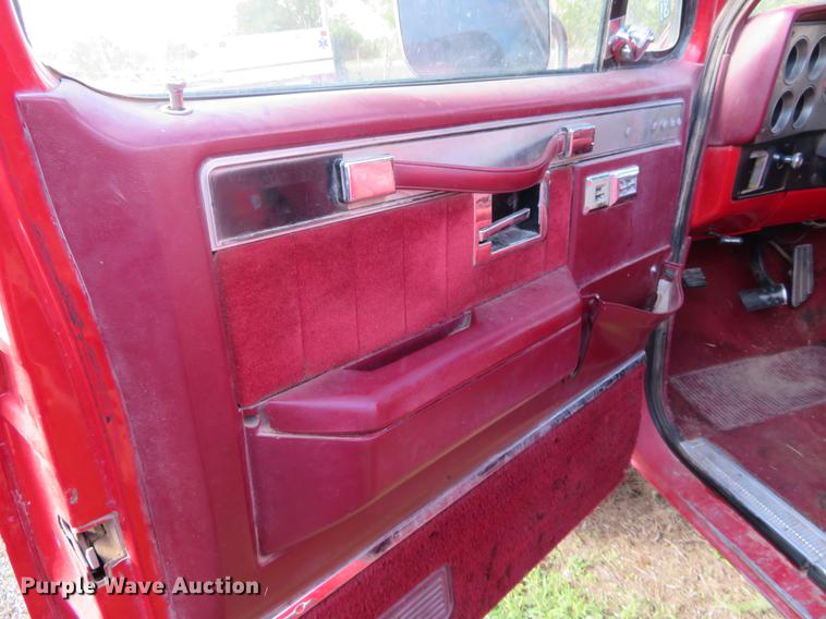 image for item DE6392 1990 Chevrolet K5 Blazer SUV