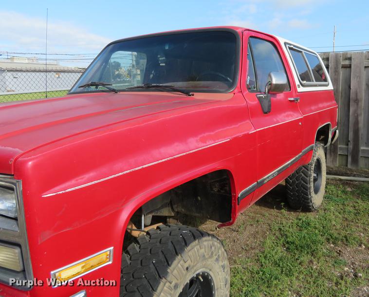 image for item DE6392 1990 Chevrolet K5 Blazer SUV