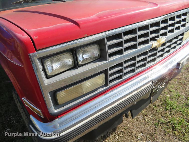 image for item DE6392 1990 Chevrolet K5 Blazer SUV