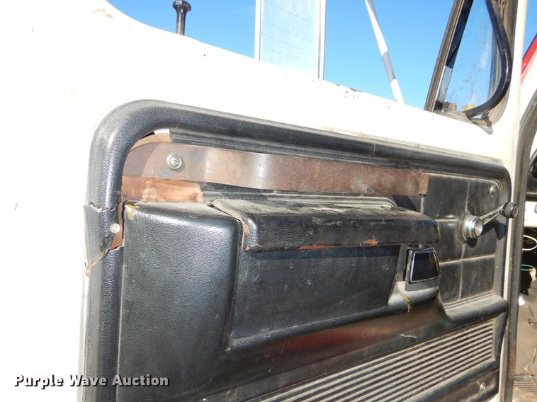 image for item DF1755 1979 Ford F600 fire truck