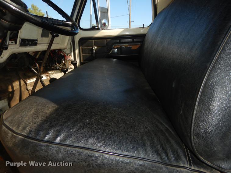 image for item DF1755 1979 Ford F600 fire truck