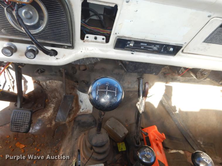 image for item DF1755 1979 Ford F600 fire truck