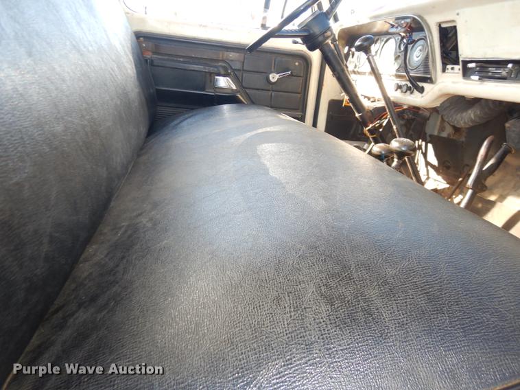 image for item DF1755 1979 Ford F600 fire truck