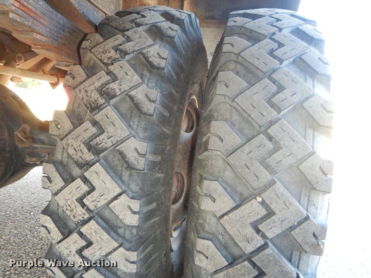 image for item DF1755 1979 Ford F600 fire truck