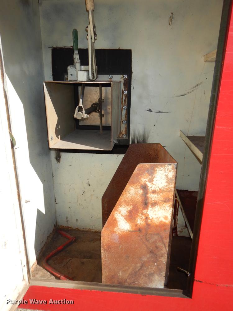 image for item DF1755 1979 Ford F600 fire truck