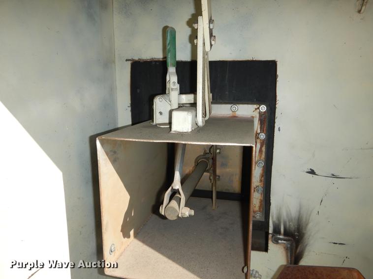 image for item DF1755 1979 Ford F600 fire truck