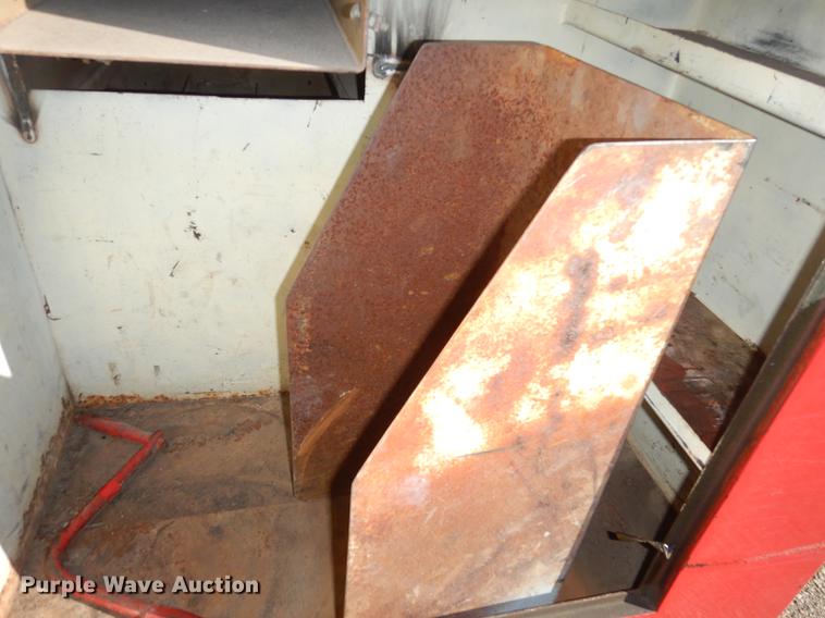 image for item DF1755 1979 Ford F600 fire truck