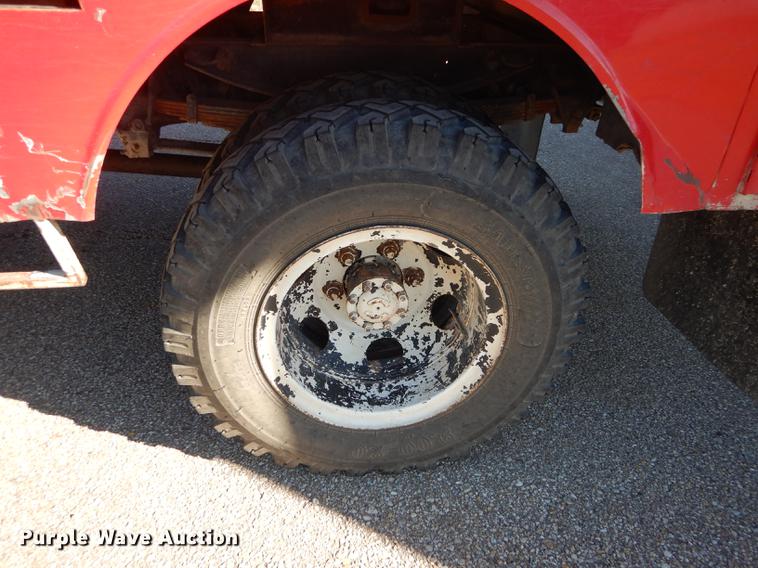 image for item DF1755 1979 Ford F600 fire truck