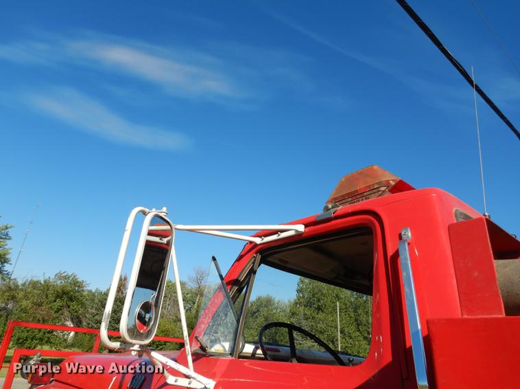 image for item DF1755 1979 Ford F600 fire truck